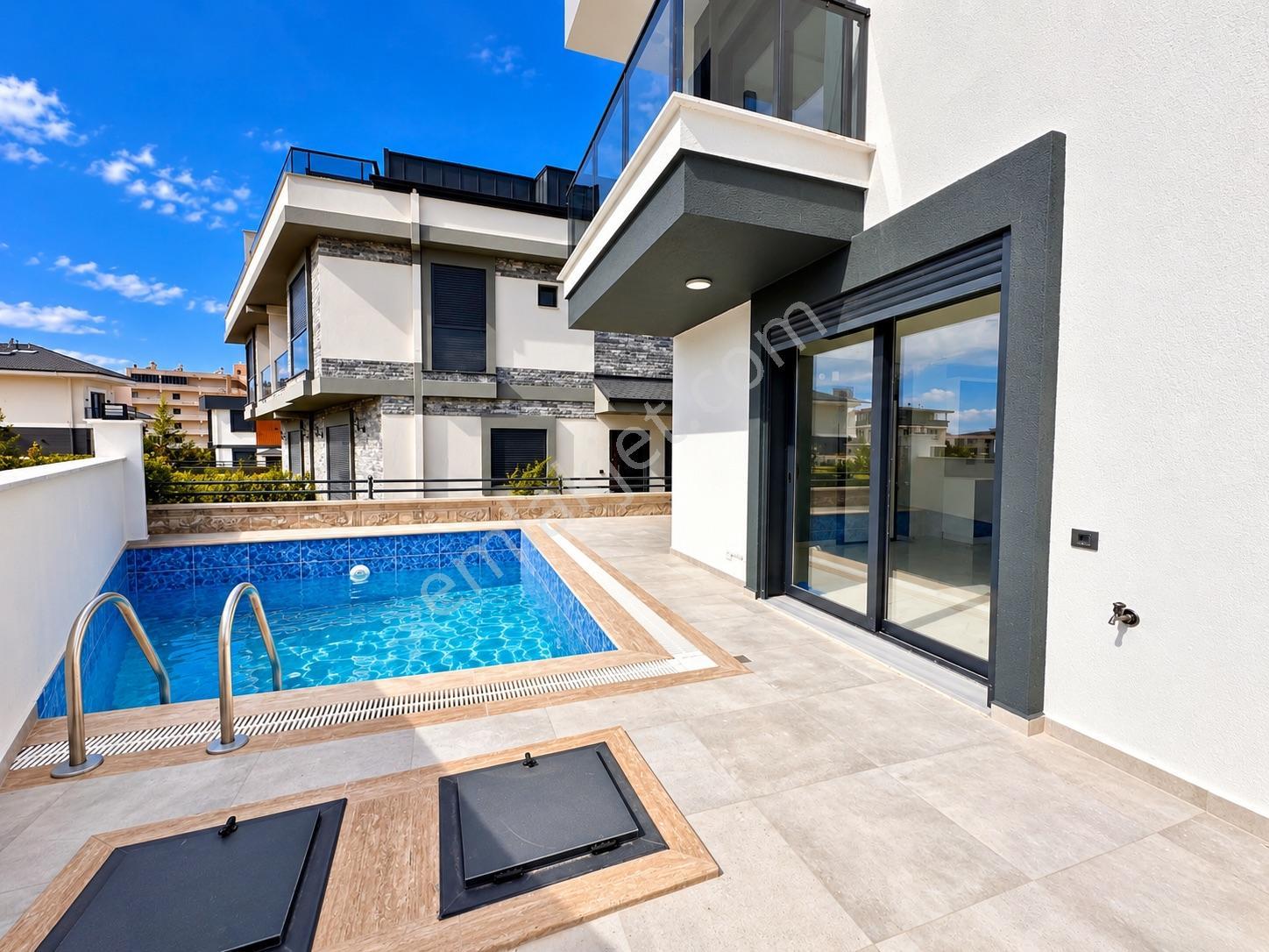 Didim’de Satılık Havuzlu Deniz Manzaralı Sıfır 3+1 Villa — fotoğraf 2