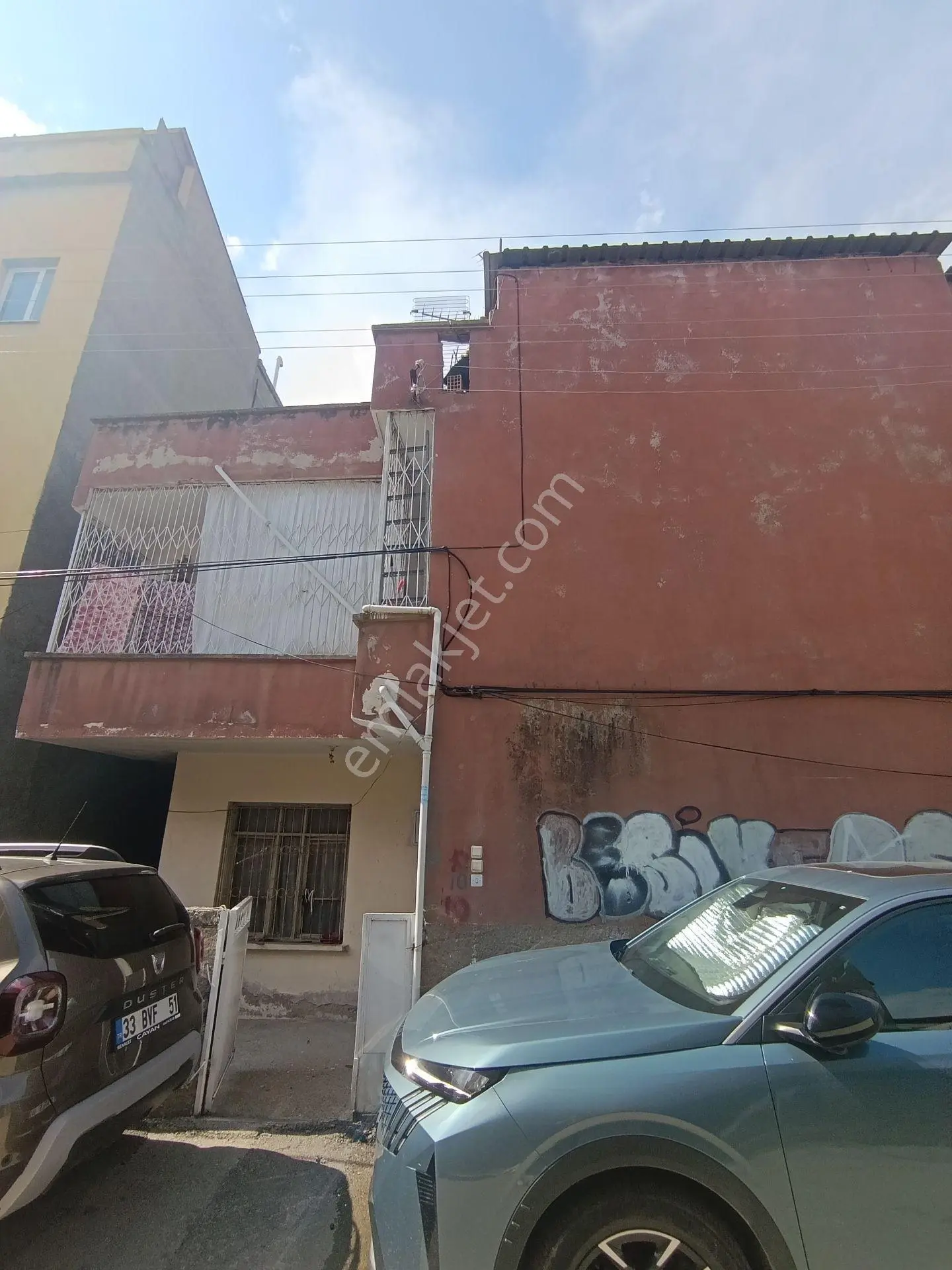 Ev Sahibi Olma Fırsatı!! Fevzipaşa Mh. 2.5 Katlı Satılık Uygun Ev — fotoğraf 3