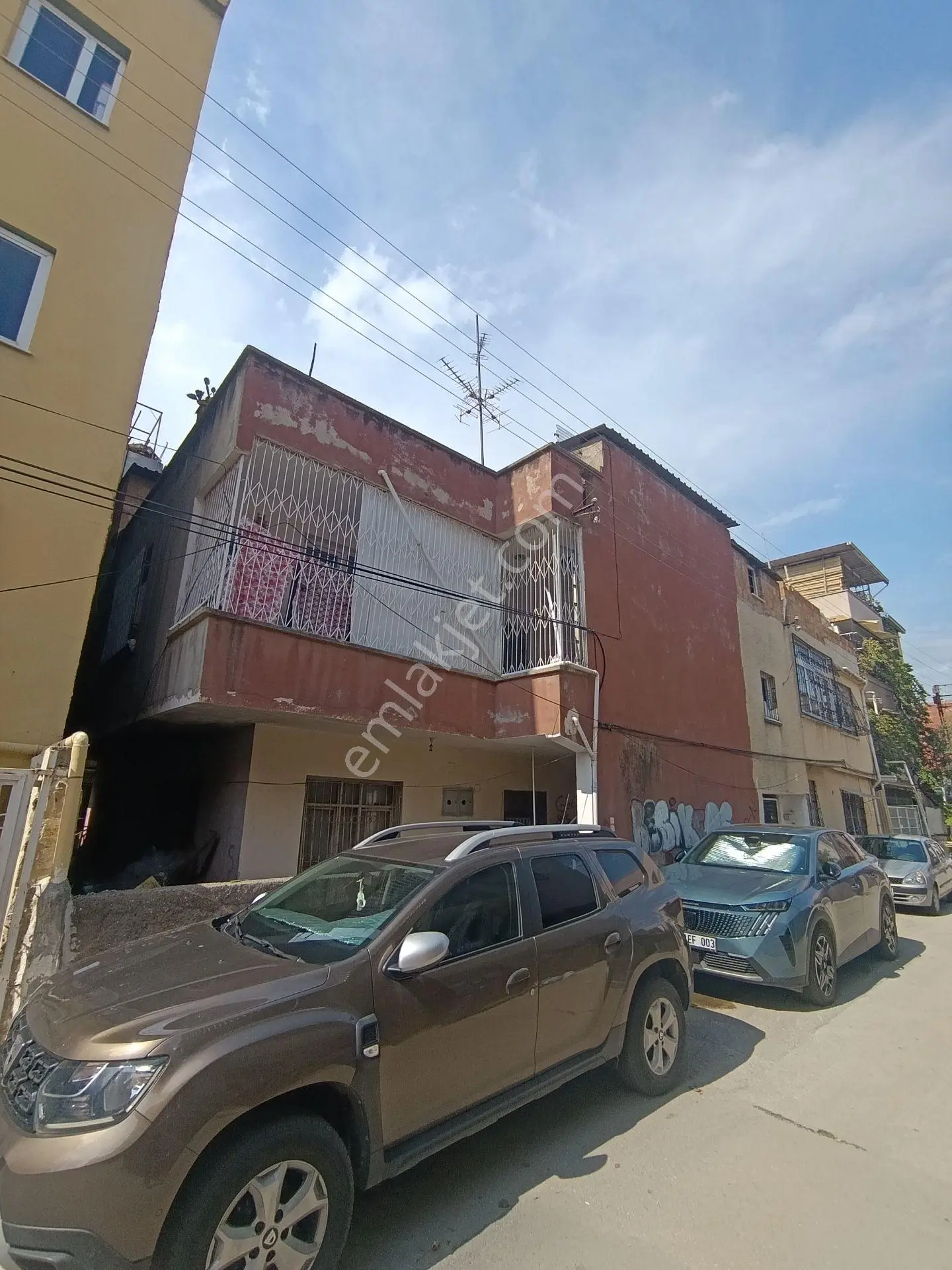 Ev Sahibi Olma Fırsatı!! Fevzipaşa Mh. 2.5 Katlı Satılık Uygun Ev — fotoğraf 5