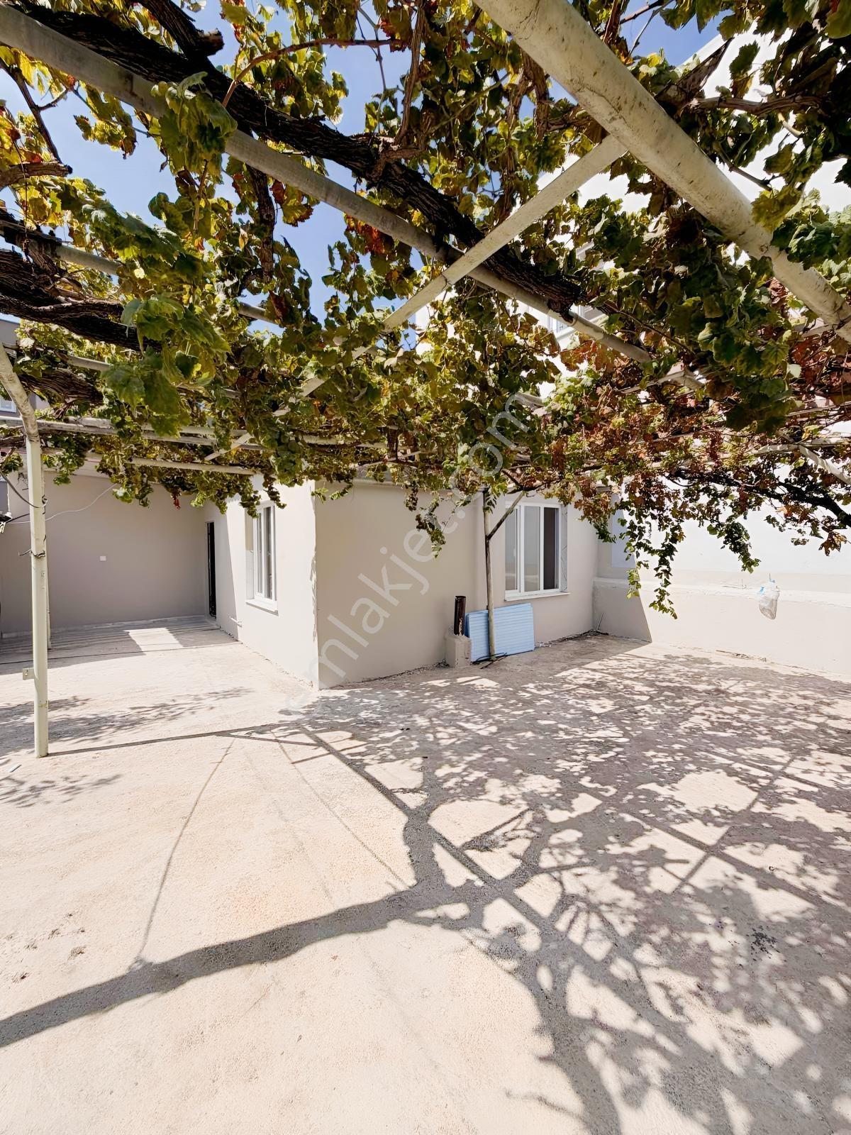Aziz Emlak Arpaçsakarlarda 204 M² Arsa İçinde 2 Kat Satılk Ev