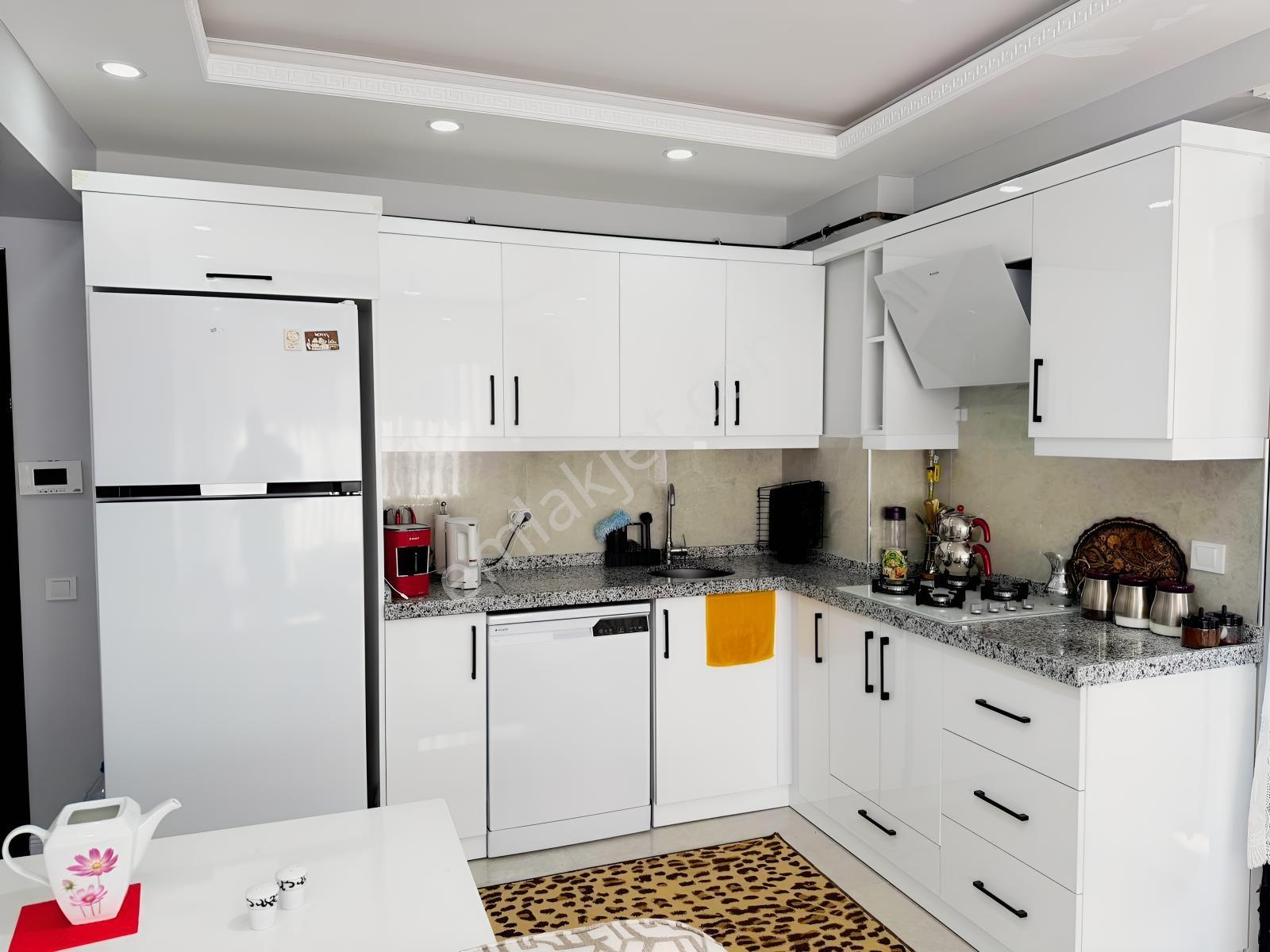 Bandırma Mavi Emlaktan 1+1 Yüksek Giriş Lüks Satılık Daire