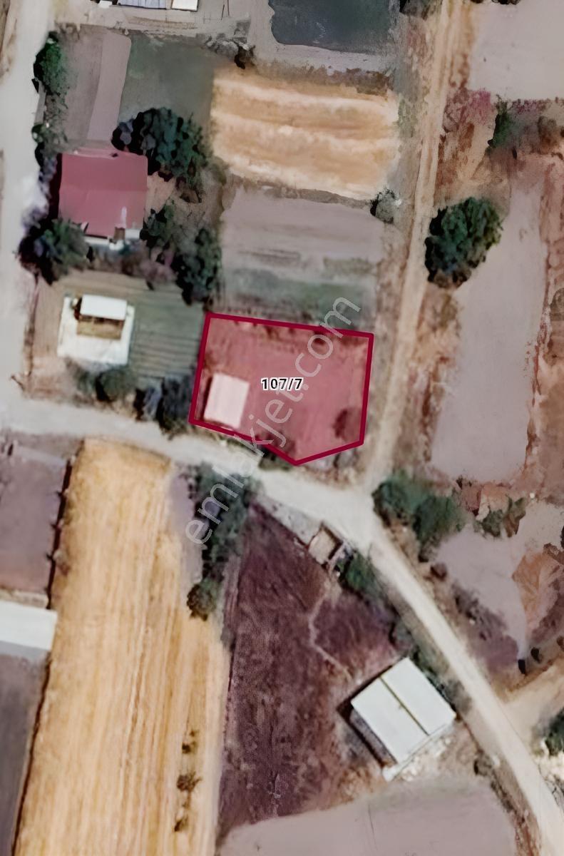 Yenice Mah.Nde İçinde Konteyner Bulunan 498 M2 İmarlı Arsa