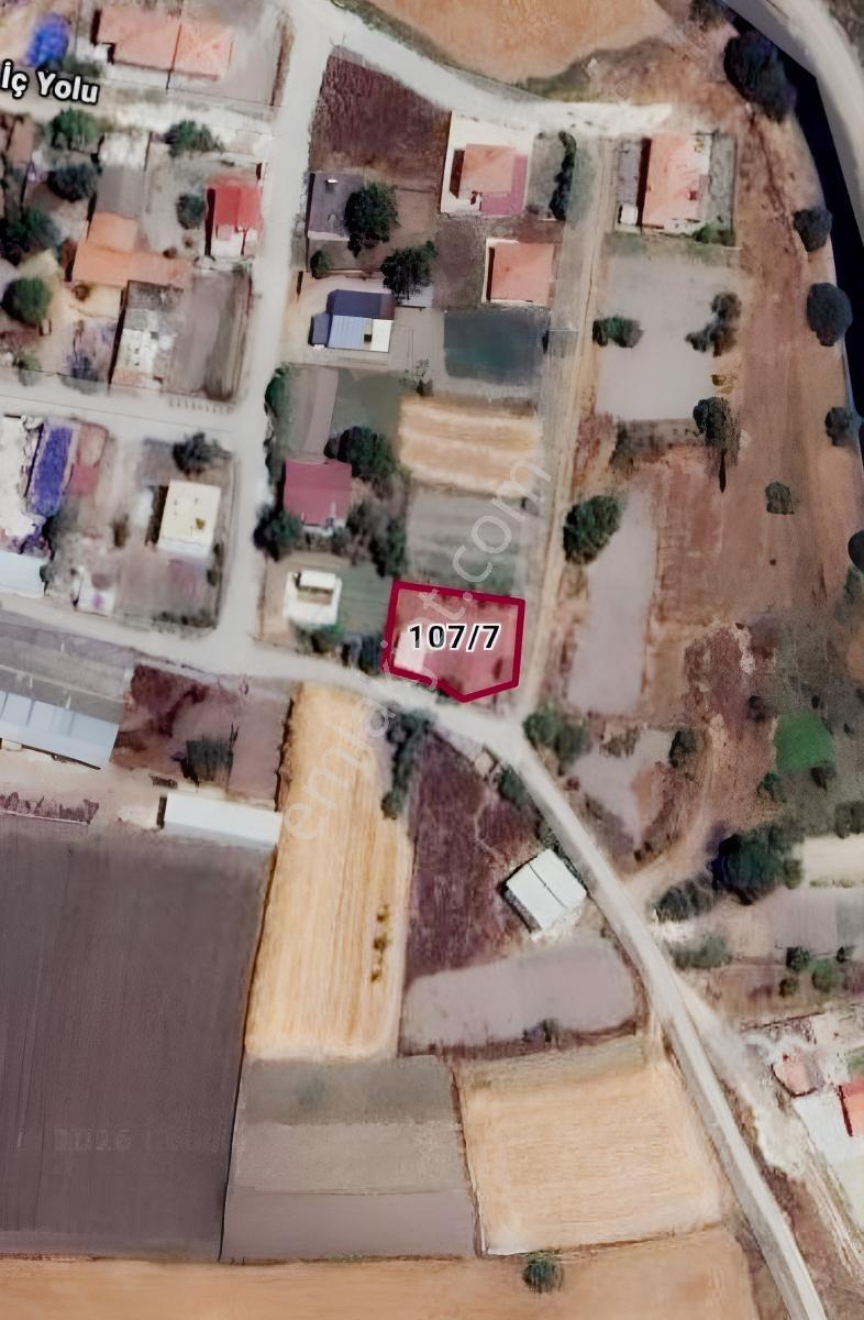 Yenice Mah.nde İçinde Konteyner Bulunan 498 M2 İmarlı Arsa — fotoğraf 2