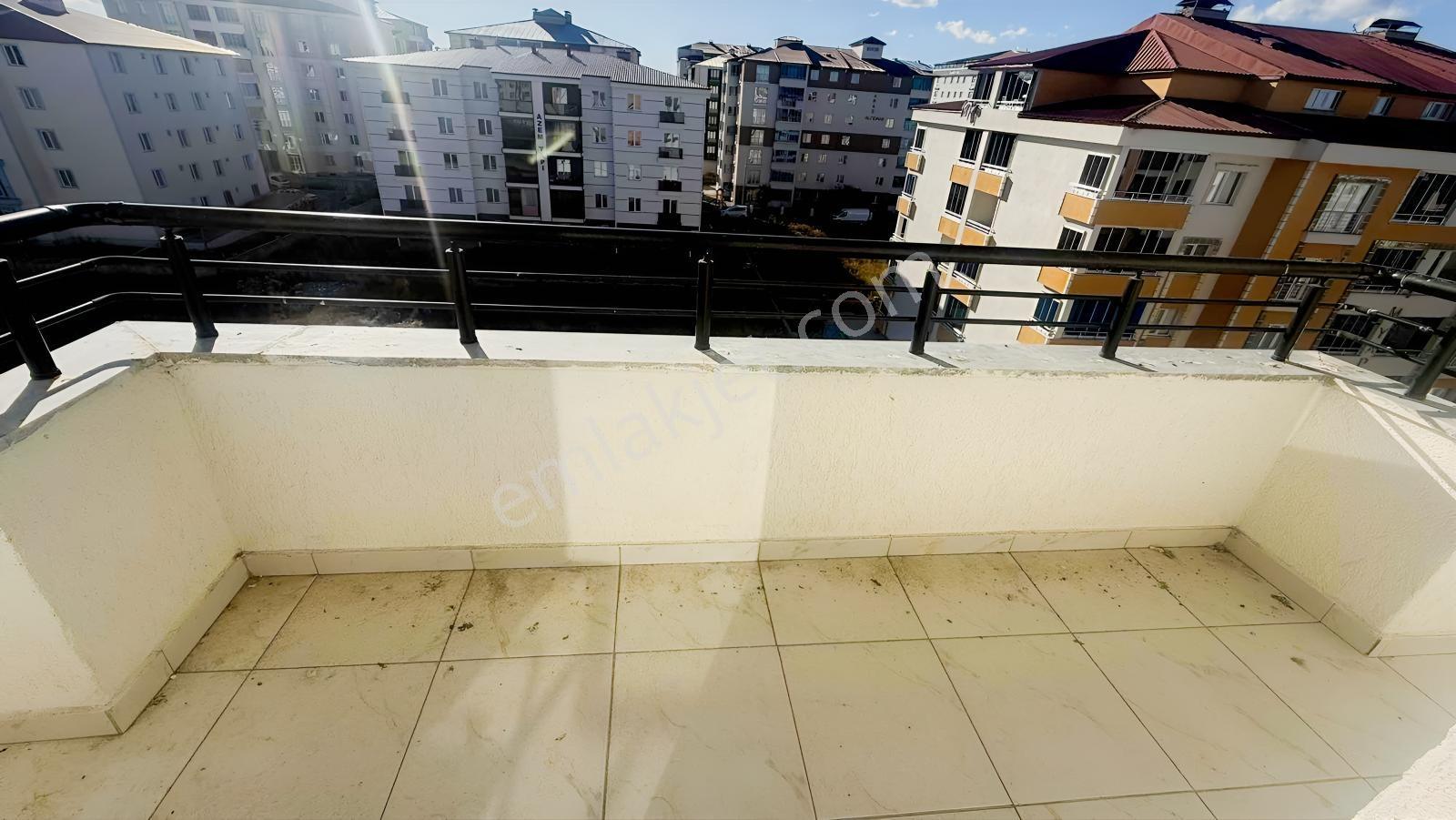 Emlak Kılavuzu'ndan Satılık Fırsat 3+1 Daire — fotoğraf 4