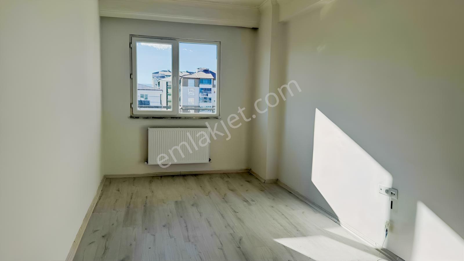 Emlak Kılavuzu'ndan Satılık Fırsat 3+1 Daire — fotoğraf 17