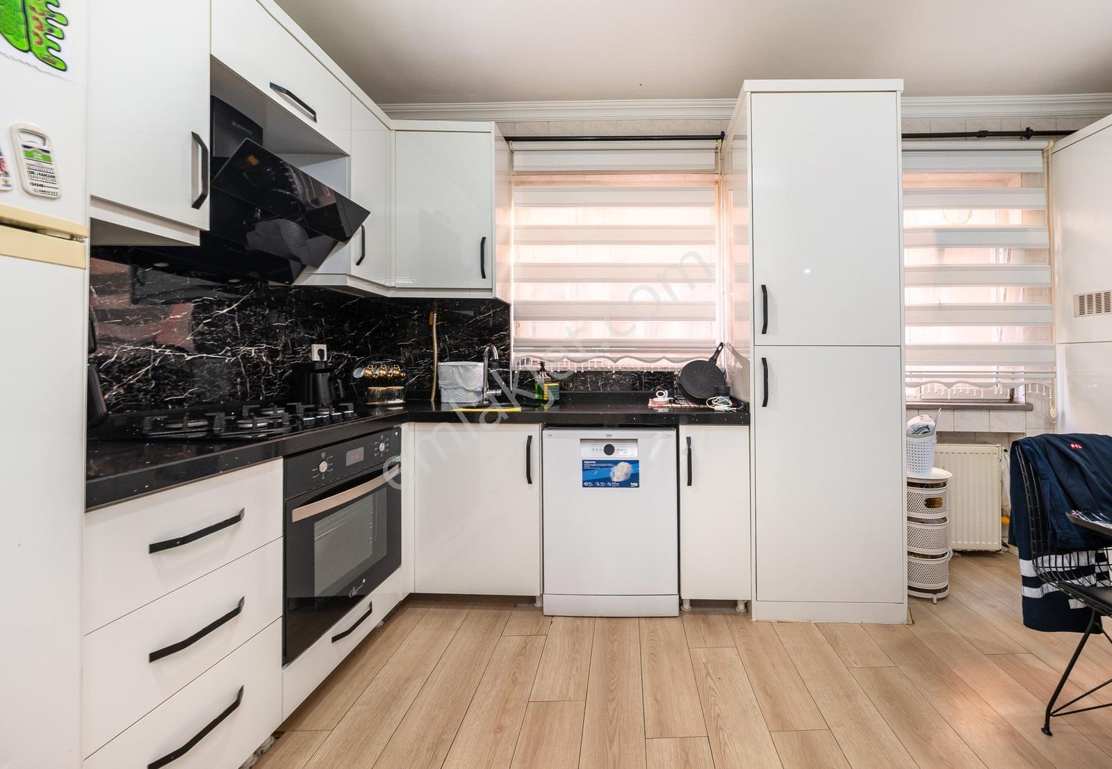 Soğanlı'da 22 Yıllık Binada 3.kat 2+1 90 M2 Şık Daire — fotoğraf 2