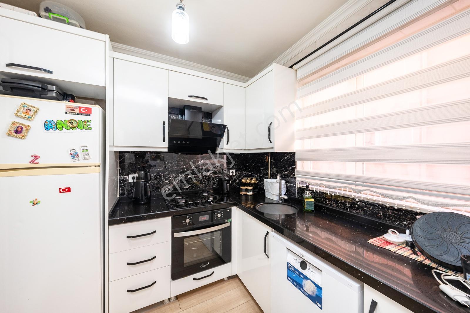 Soğanlı'da 22 Yıllık Binada 3.kat 2+1 90 M2 Şık Daire — fotoğraf 3