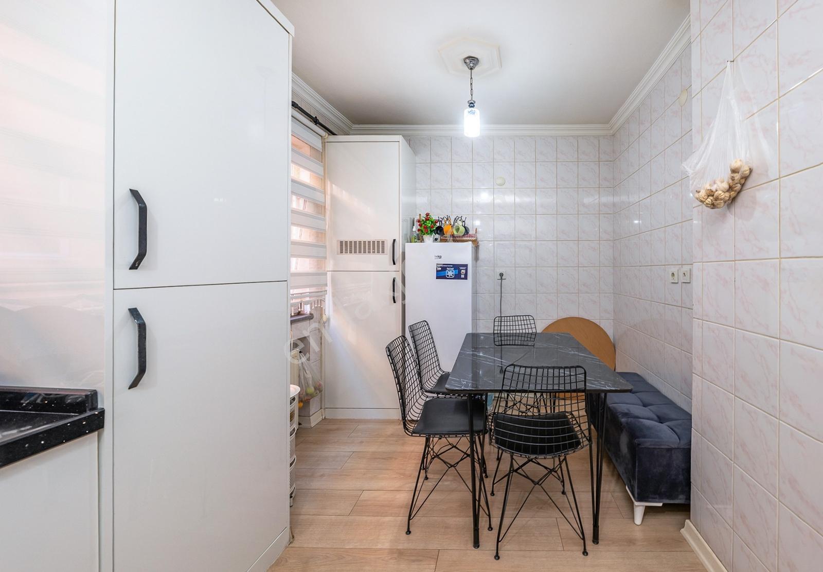 Soğanlı'da 22 Yıllık Binada 3.kat 2+1 90 M2 Şık Daire — fotoğraf 4