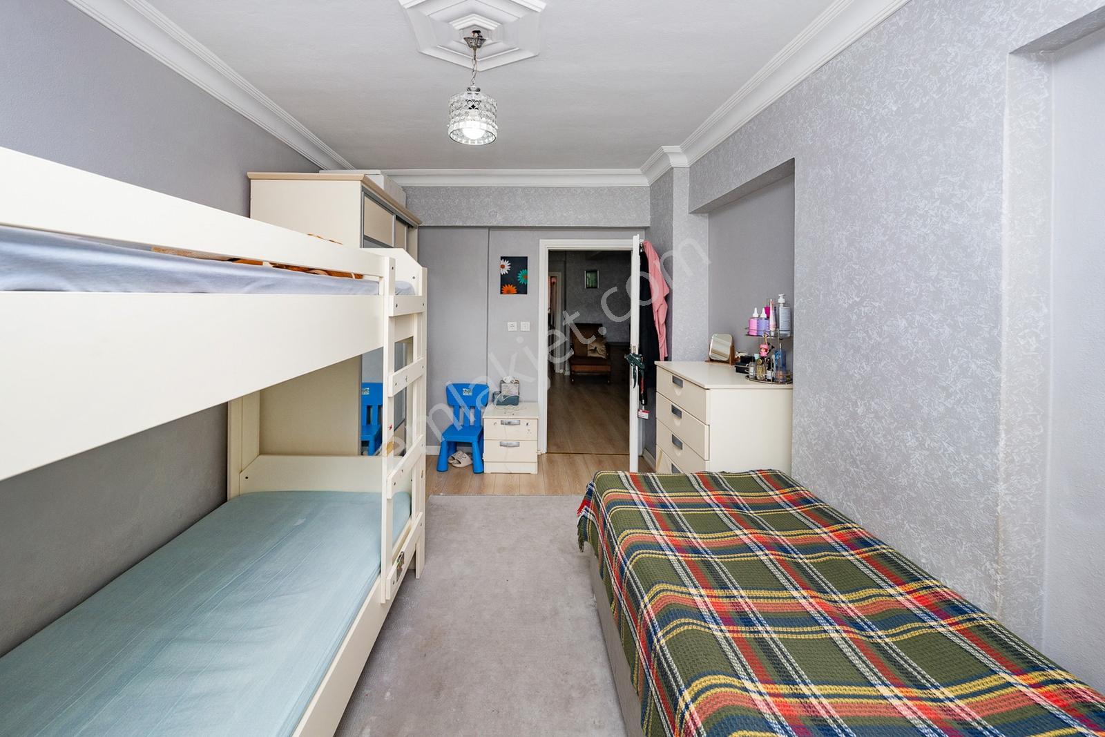 Soğanlı'da 22 Yıllık Binada 3.kat 2+1 90 M2 Şık Daire — fotoğraf 8