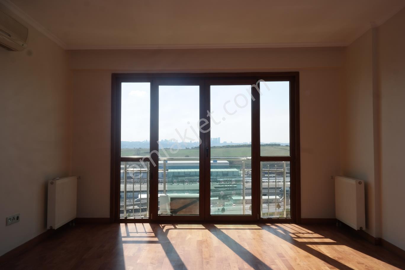 İstasyon Halkalı Divan Göl Ve Kanal Manzaralı 2 +1 Satılık Daire — fotoğraf 3