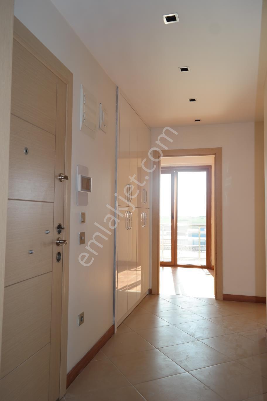 İstasyon Halkalı Divan Göl Ve Kanal Manzaralı 2 +1 Satılık Daire — fotoğraf 15