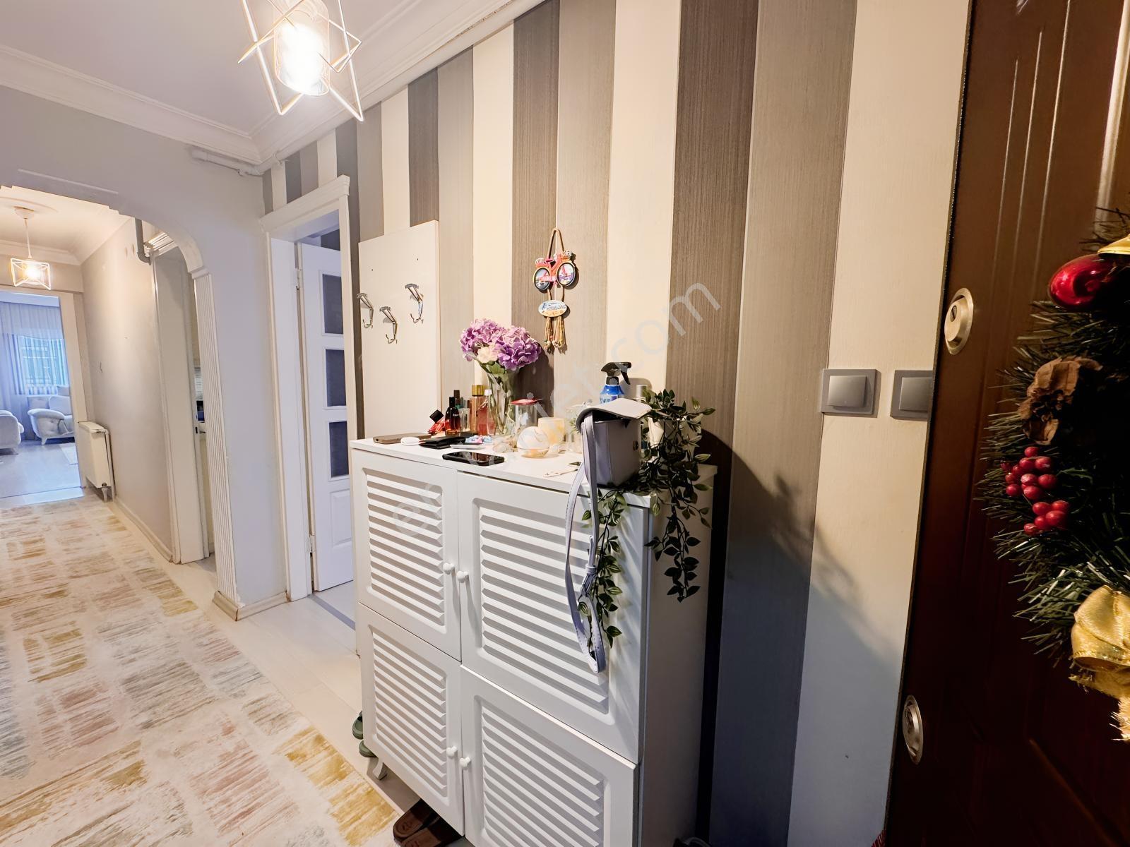 Buca Şirinyer Merkez'de 3+1 Satılık Daire — fotoğraf 3