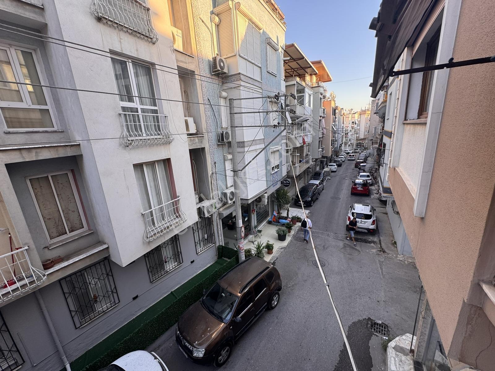 Buca Şirinyer Merkez'de 3+1 Satılık Daire — fotoğraf 26