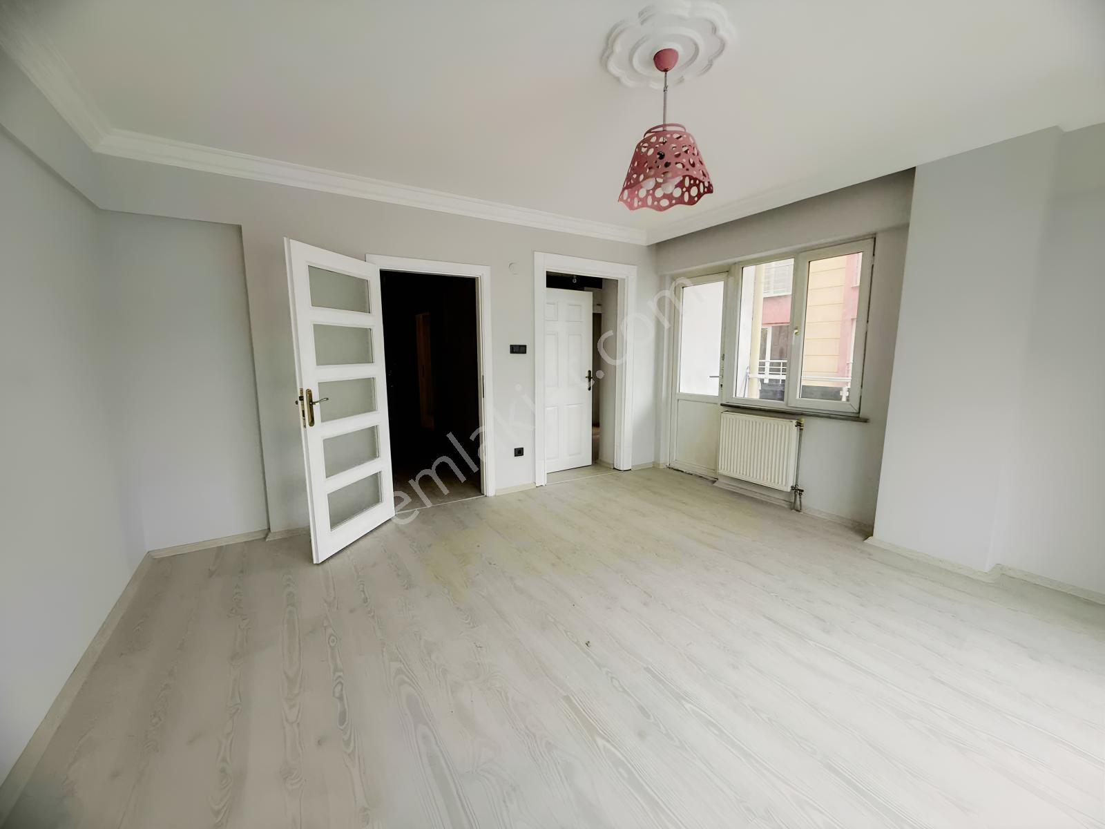 Reksa'dan Merkezde 3+1 Satılık Daire — fotoğraf 3