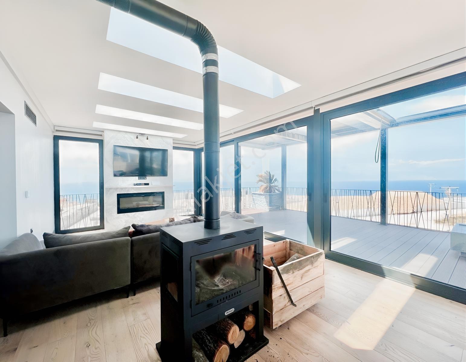 Çeşme Dalyan Da Full Deniz Manzaralı 135 M2 Teraslı Satılık 1+1 — fotoğraf 8