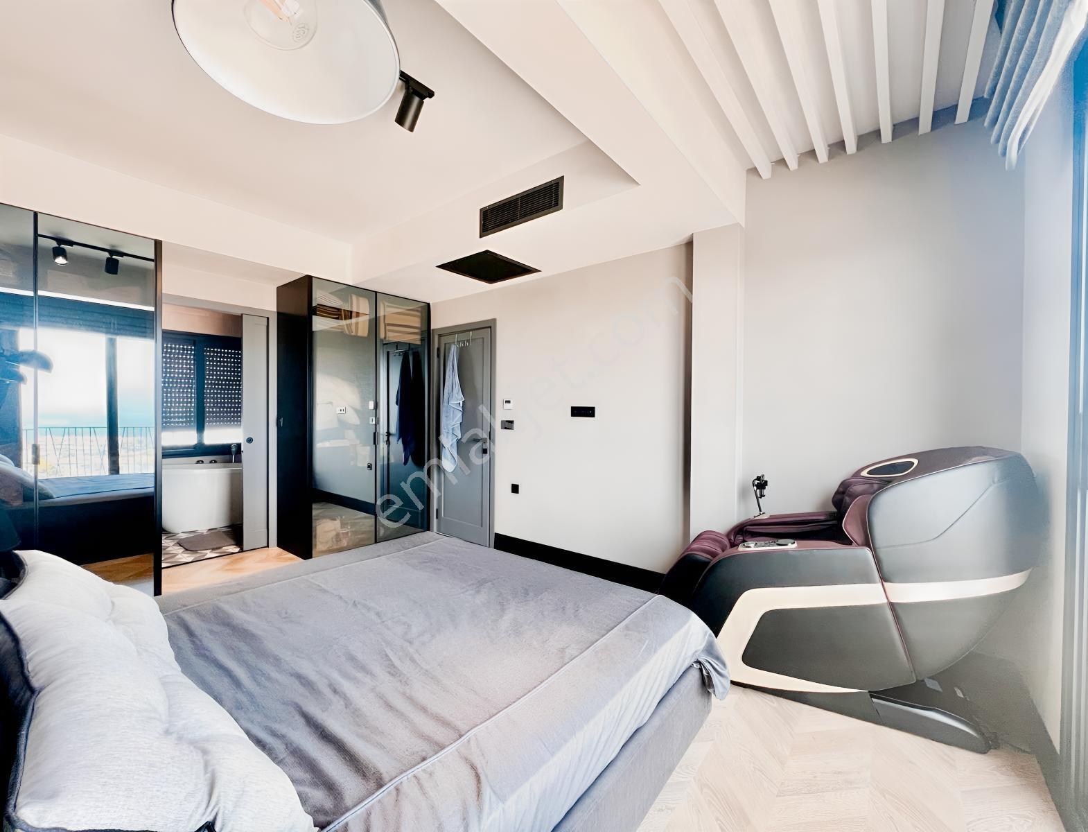 Çeşme Dalyan Da Full Deniz Manzaralı 135 M2 Teraslı Satılık 1+1 — fotoğraf 24