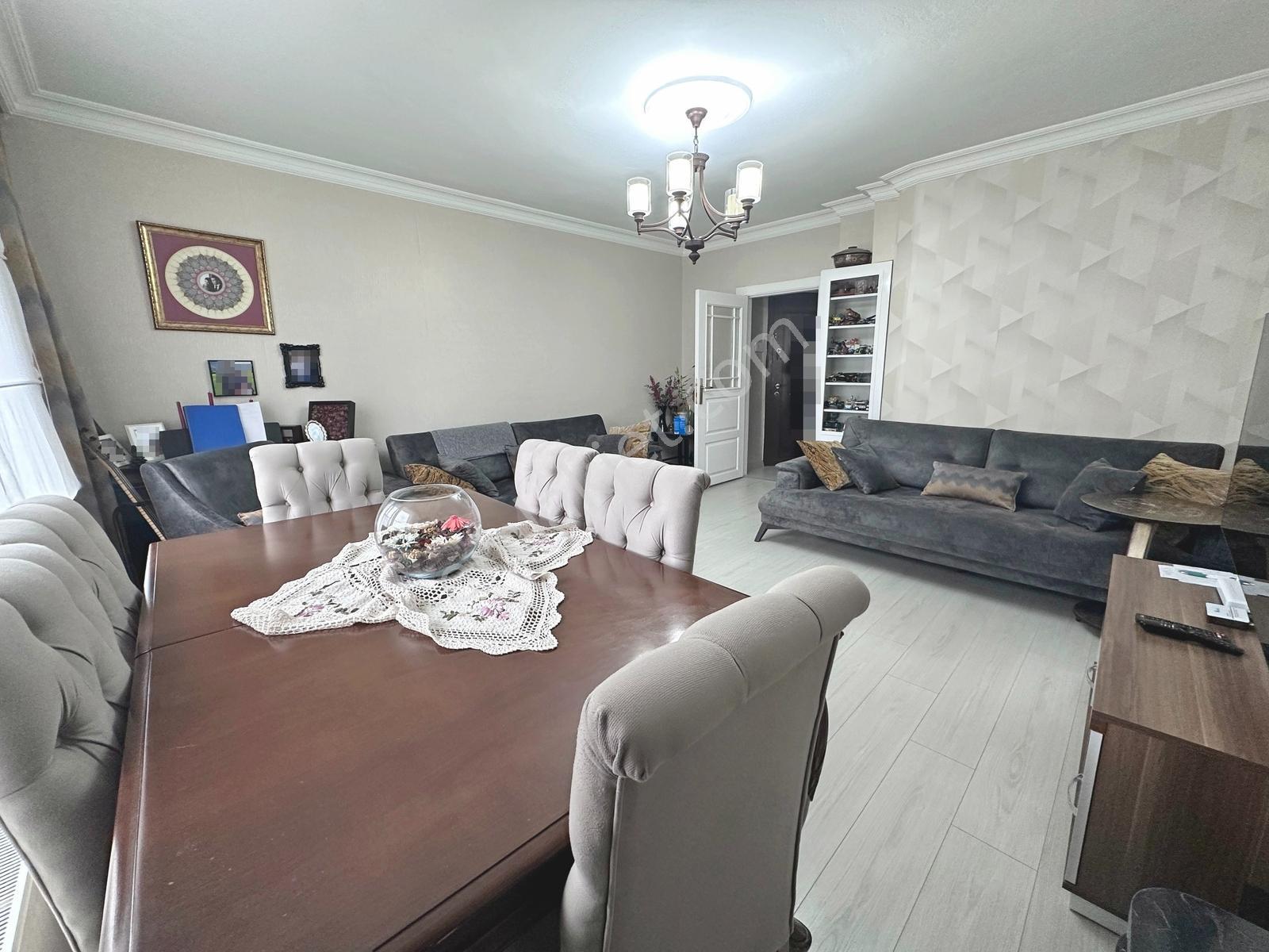 Tıp Fakültesi Cadde Yakınında 3 Cepheli Full Yapılı 3+1 Satılık — fotoğraf 3