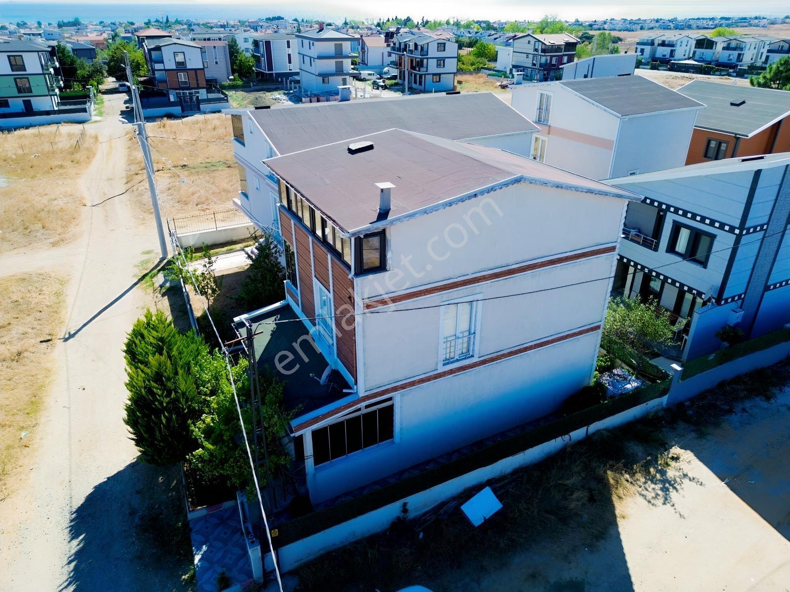 Yeniçiftlikte 170 M² Arsa İçinde 3 Katlı Müstakil Villa — fotoğraf 3