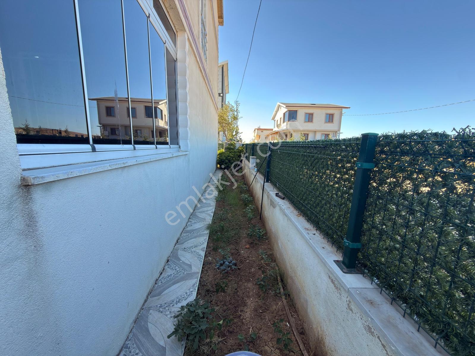 Yeniçiftlikte 170 M² Arsa İçinde 3 Katlı Müstakil Villa — fotoğraf 6