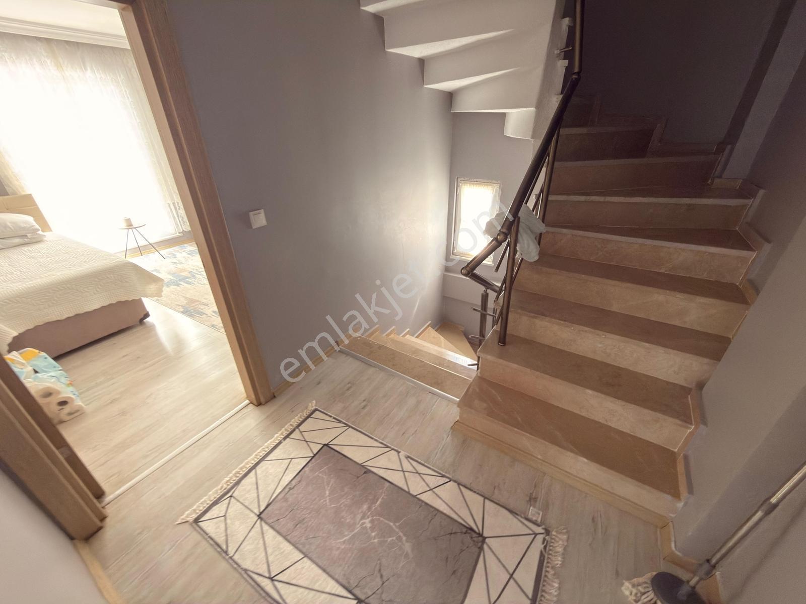 Yeniçiftlikte 170 M² Arsa İçinde 3 Katlı Müstakil Villa — fotoğraf 14