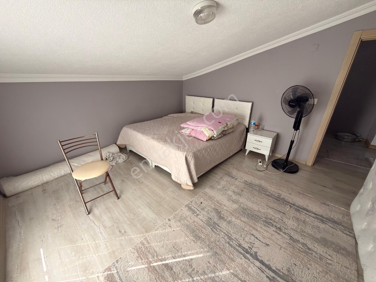 Yeniçiftlikte 170 M² Arsa İçinde 3 Katlı Müstakil Villa — fotoğraf 25