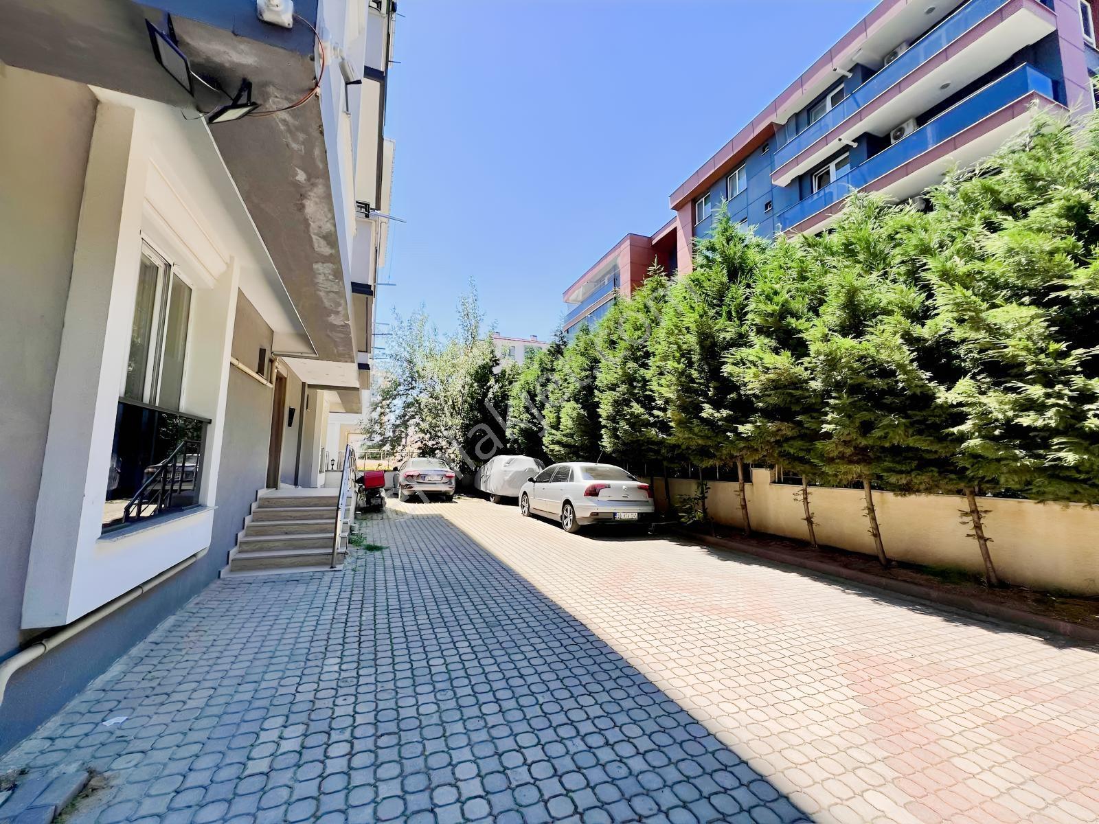 Redstone'den Hürriyet Mahallesinde Full Eşyalı Satılık 2+1 Daire — fotoğraf 2