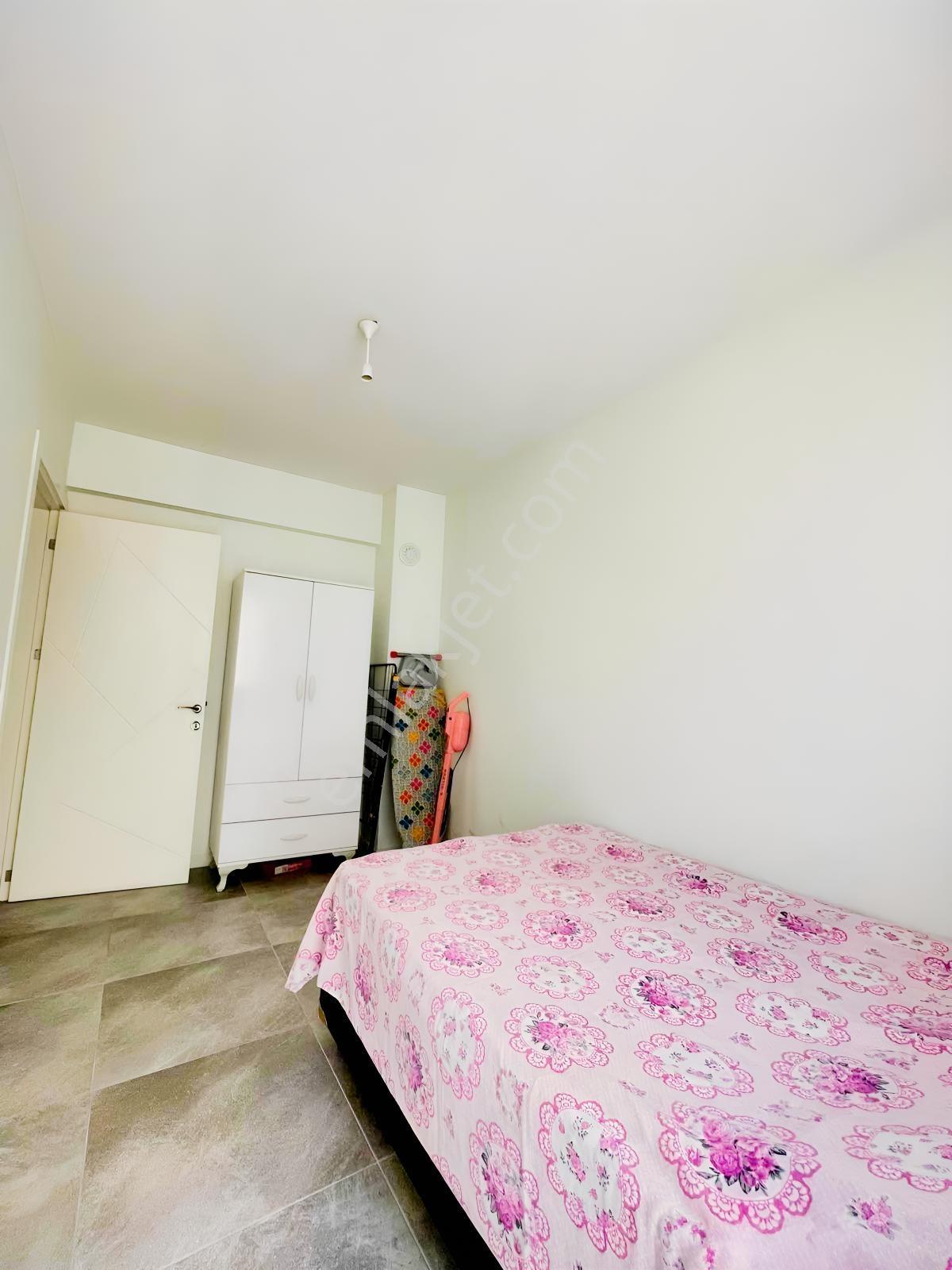 Fesleğende Dört Caddeye Yakın Eşyalı Yerden Isıtmalı 1+1 Apart — fotoğraf 4