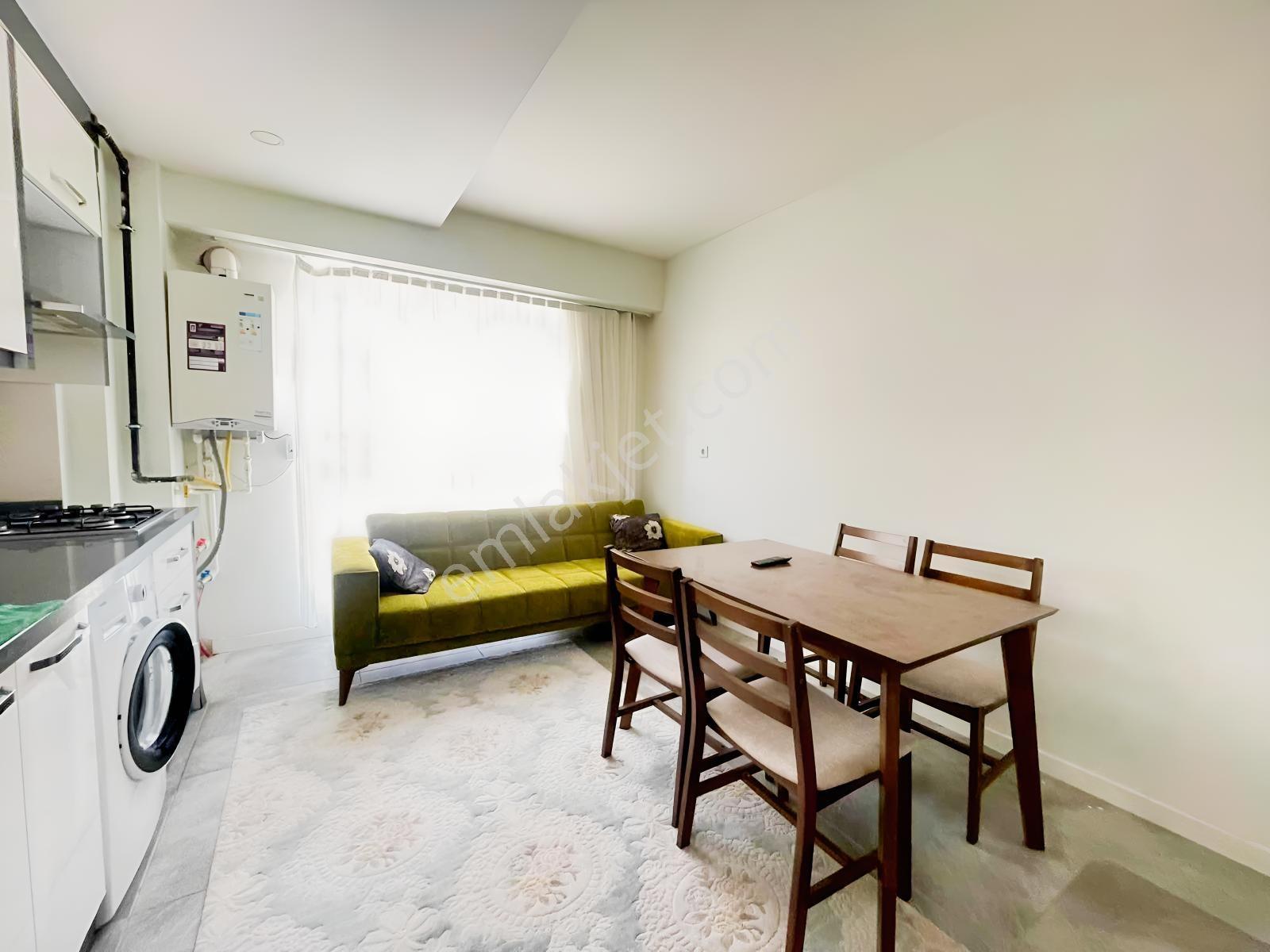 Fesleğende Dört Caddeye Yakın Eşyalı Yerden Isıtmalı 1+1 Apart — fotoğraf 11