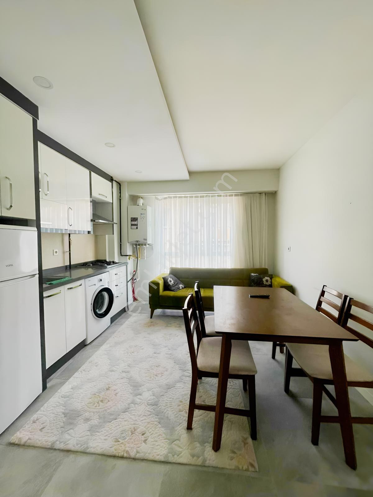 Fesleğende Dört Caddeye Yakın Eşyalı Yerden Isıtmalı 1+1 Apart — fotoğraf 12