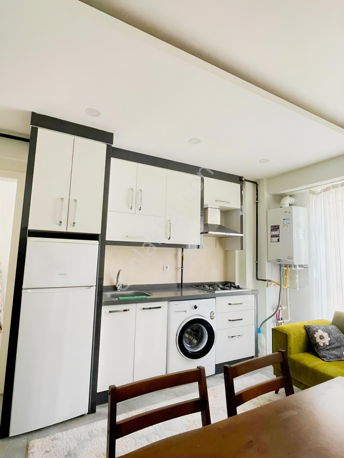 Fesleğende Dört Caddeye Yakın Eşyalı Yerden Isıtmalı 1+1 Apart — fotoğraf 13