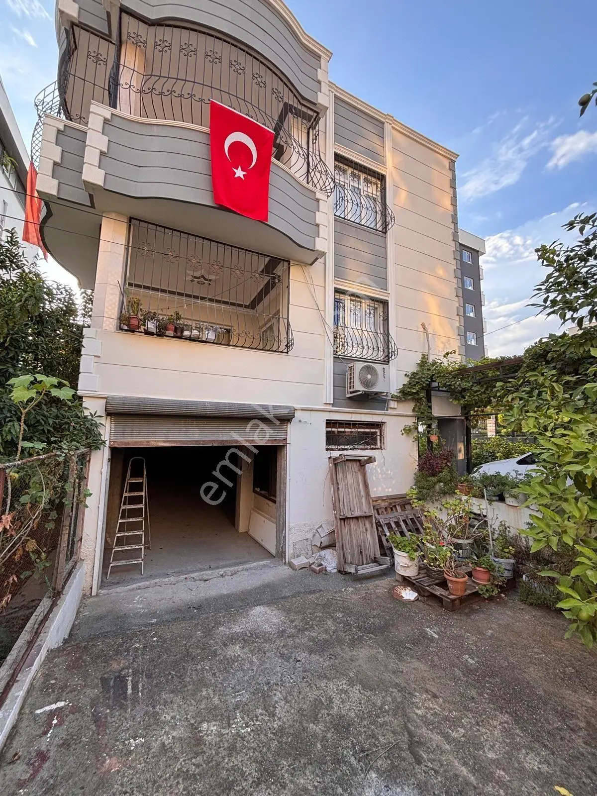 Adana 100.Yılda Satılık 3 Katlı Müstakil Ev Ve İş Yeri