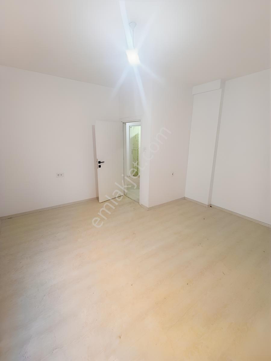 Maras Caddesi Uzerinde 2+1 Satılık Mesken Tapulu — fotoğraf 3