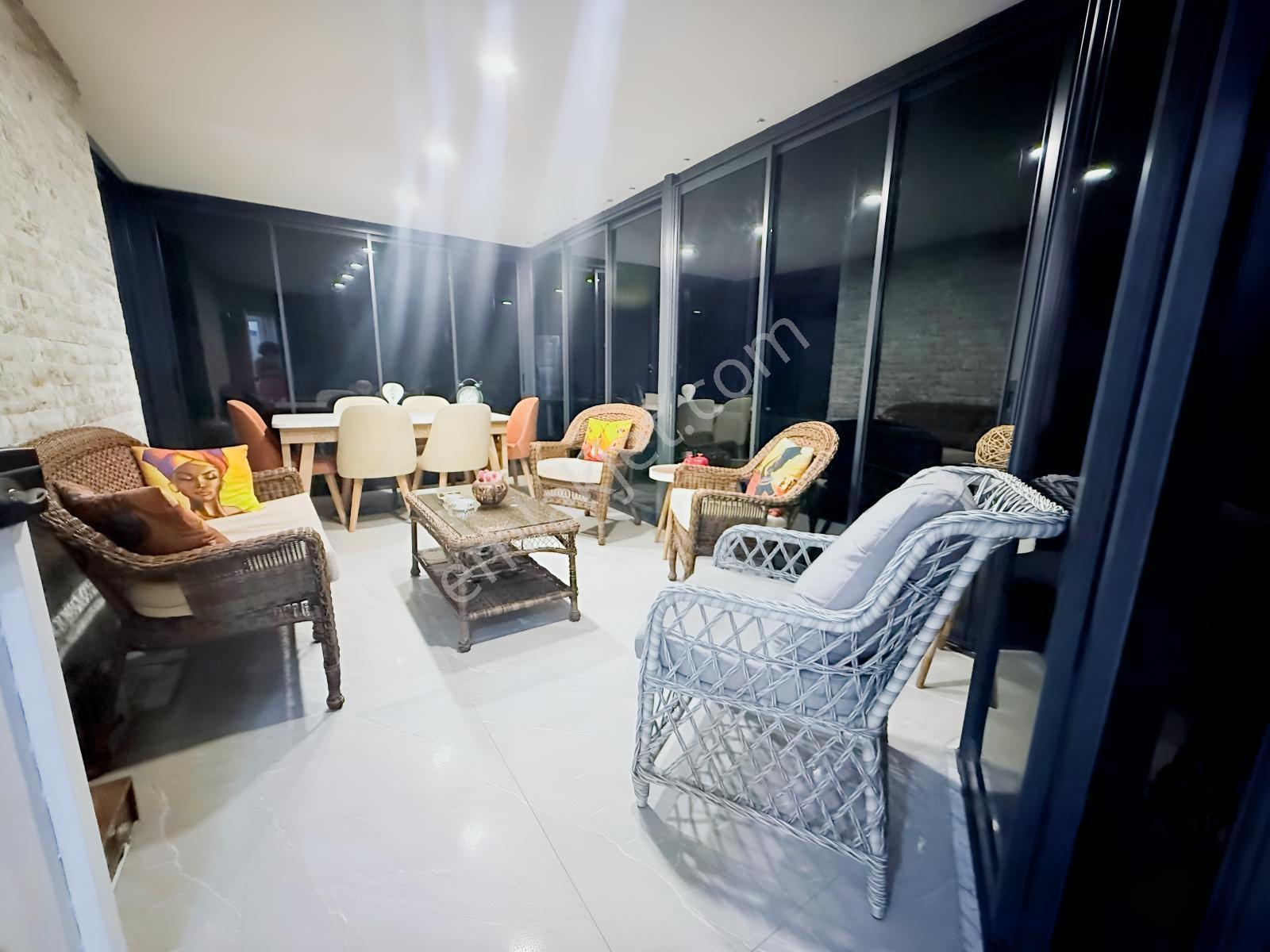 Kuşadası Karaova'da Denize Yakın 4+1 Bakımlı Tripleks Villa — fotoğraf 5