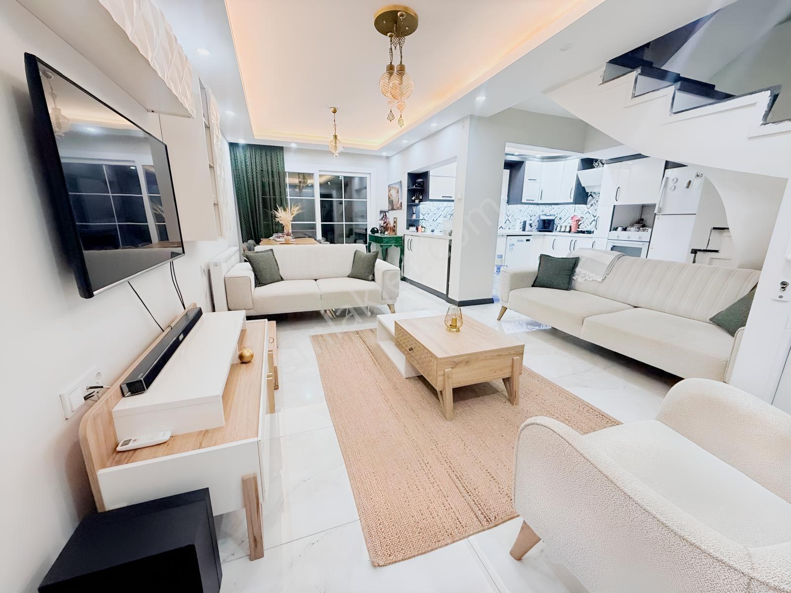 Kuşadası Karaova'da Denize Yakın 4+1 Bakımlı Tripleks Villa — fotoğraf 7