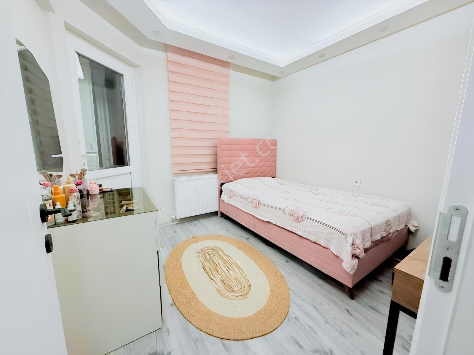 Kuşadası Karaova'da Denize Yakın 4+1 Bakımlı Tripleks Villa — fotoğraf 11