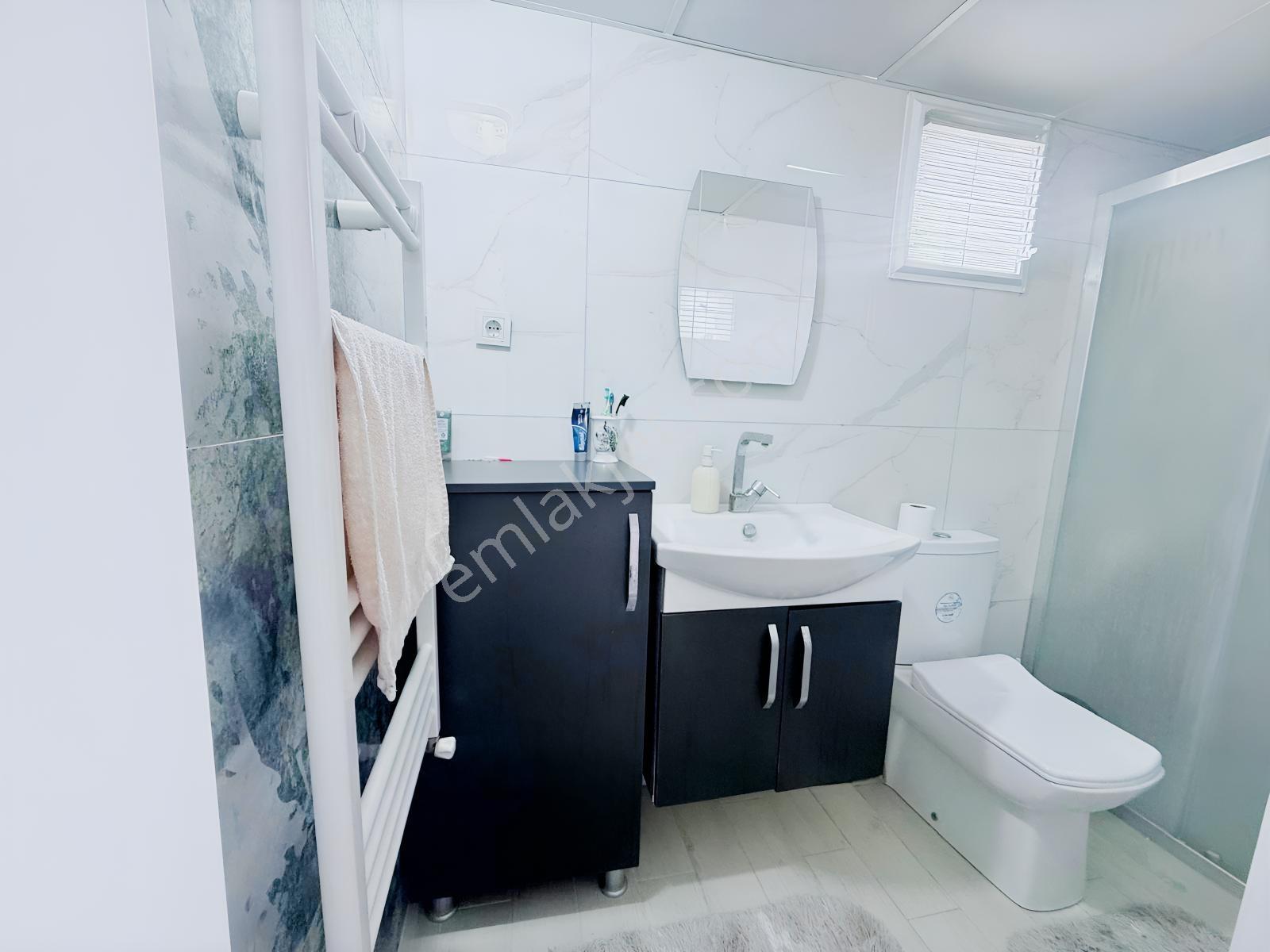 Kuşadası Karaova'da Denize Yakın 4+1 Bakımlı Tripleks Villa — fotoğraf 17