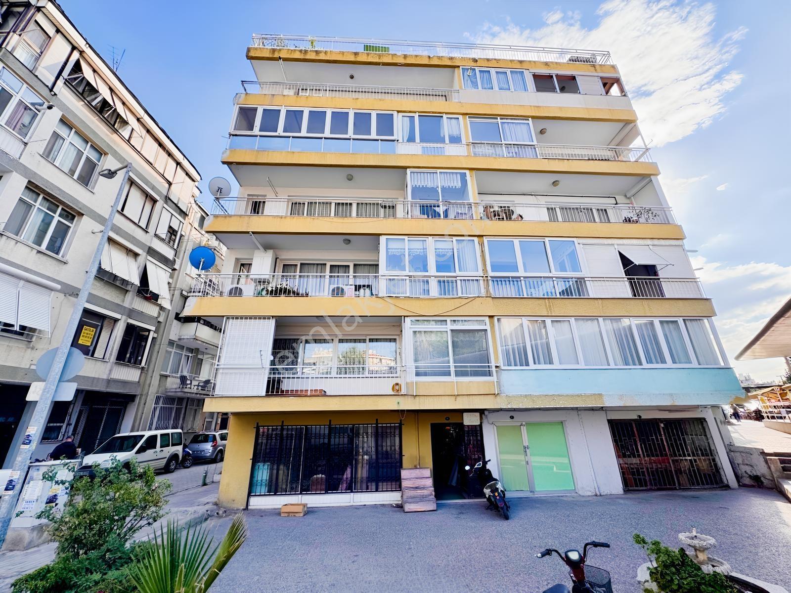 Karşıyaka Alaybey İzban Cepheli Tadilatlı Satılık 2+1 Daire