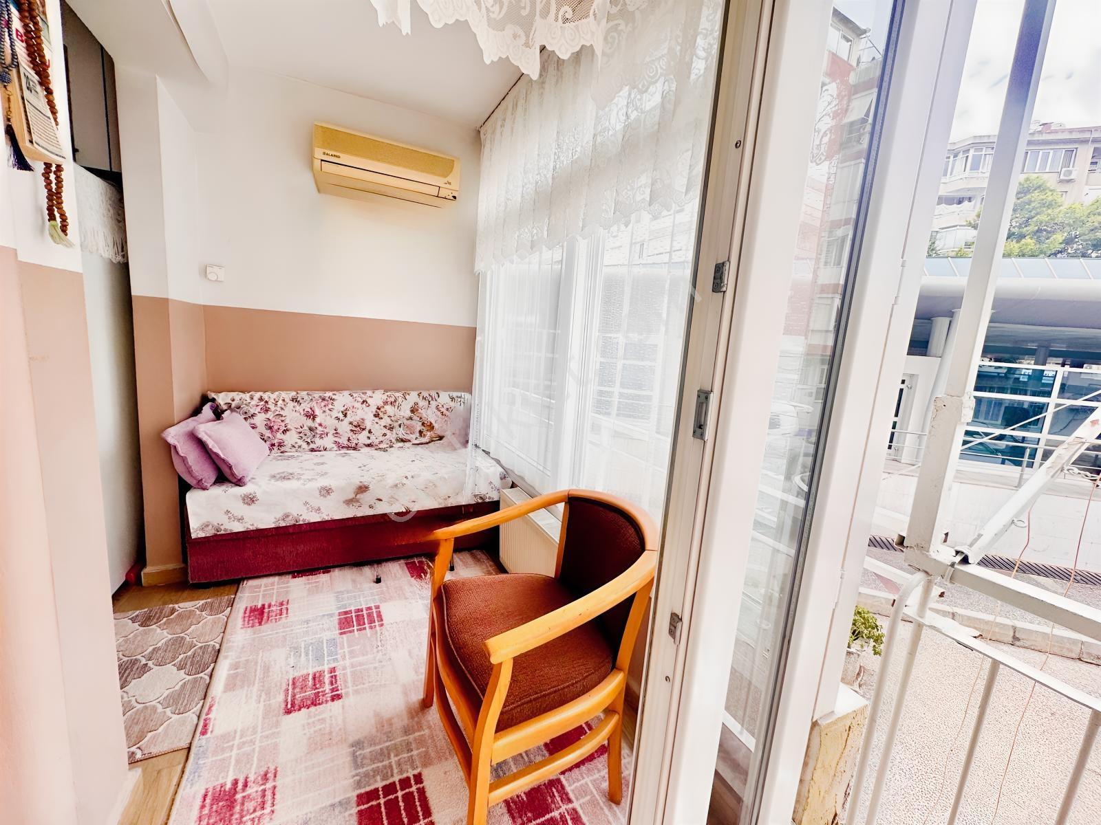 Karşıyaka Alaybey İzban Cepheli Tadilatlı Satılık 2+1 Daire — fotoğraf 9