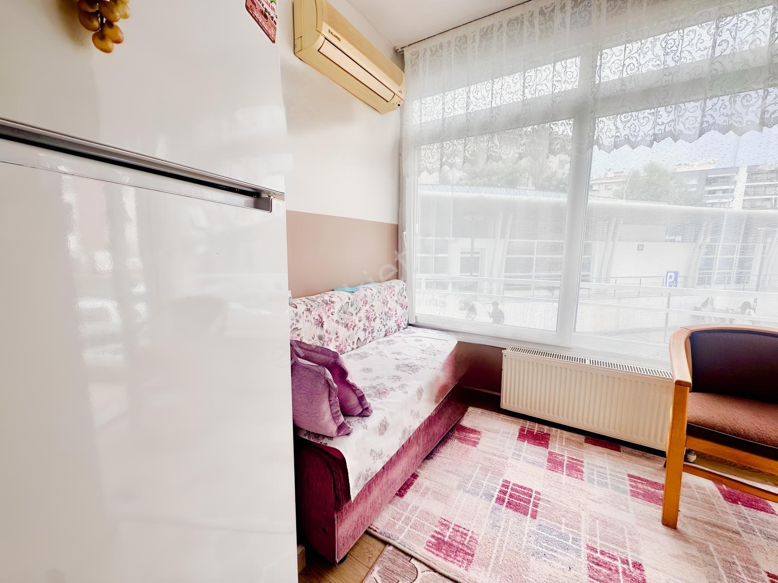 Karşıyaka Alaybey İzban Cepheli Tadilatlı Satılık 2+1 Daire — fotoğraf 11