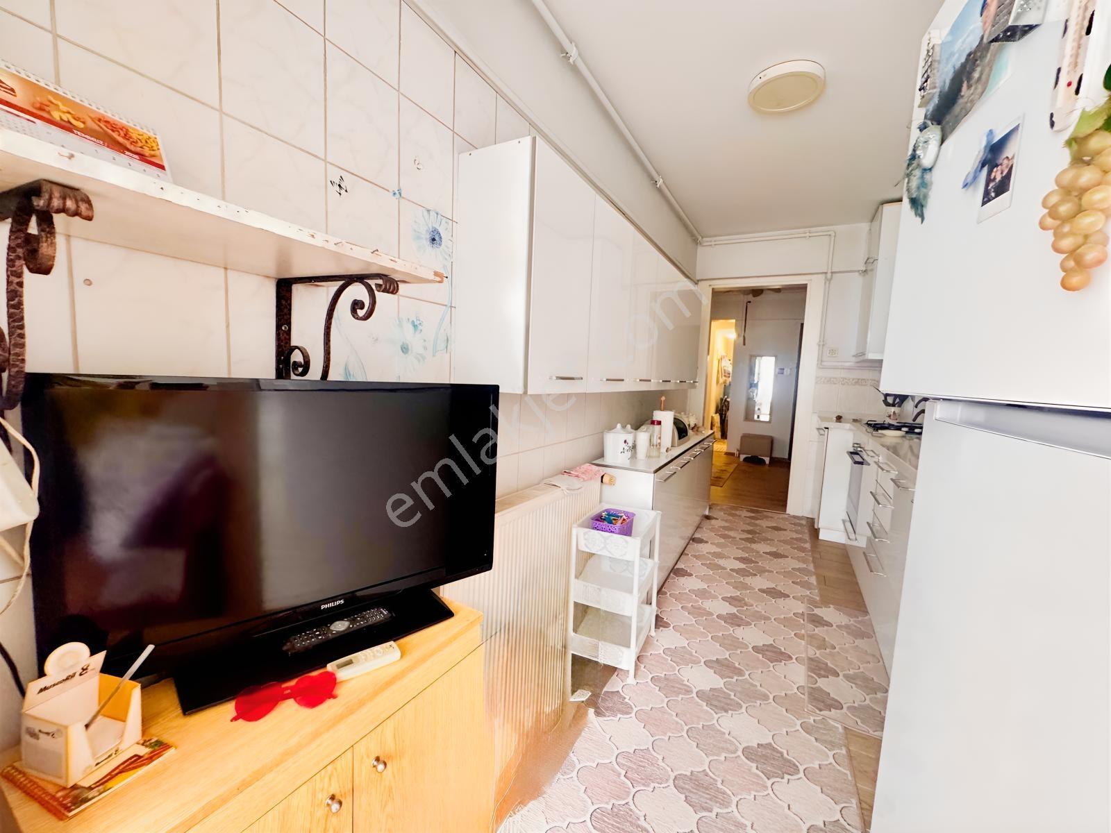 Karşıyaka Alaybey İzban Cepheli Tadilatlı Satılık 2+1 Daire — fotoğraf 13