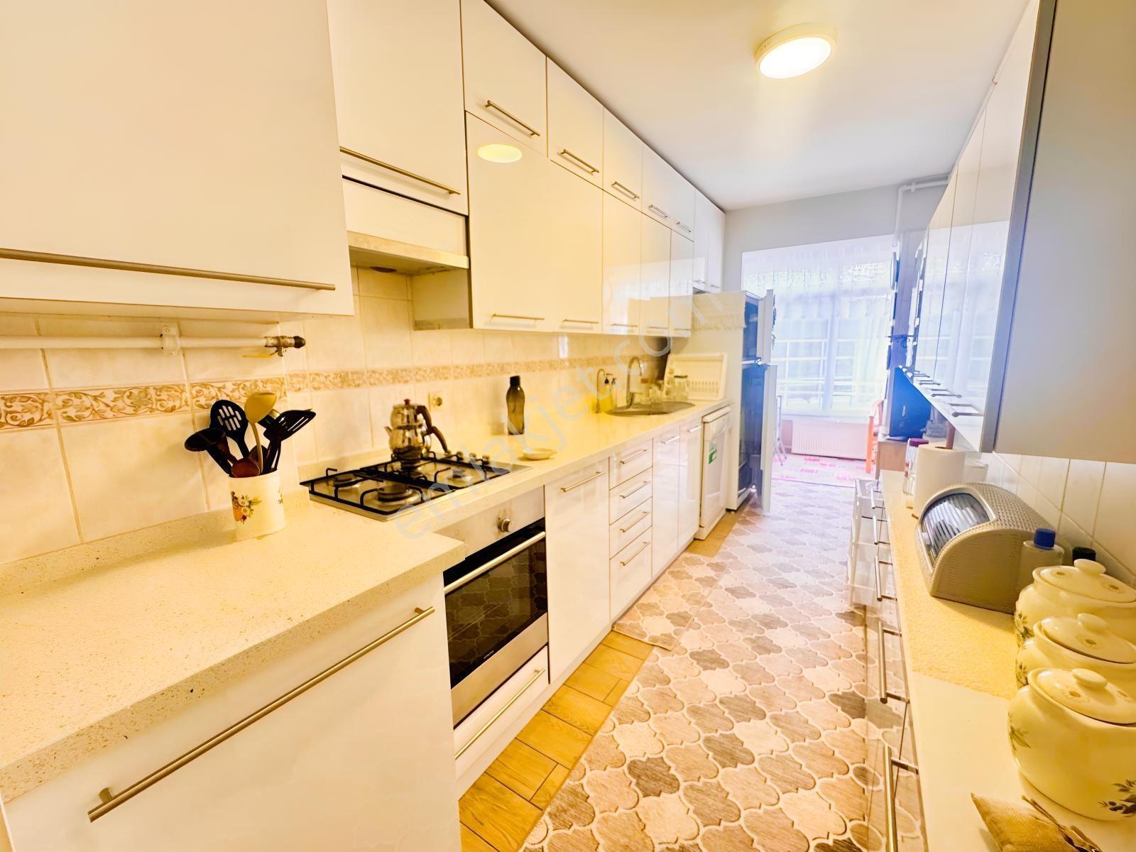 Karşıyaka Alaybey İzban Cepheli Tadilatlı Satılık 2+1 Daire — fotoğraf 14