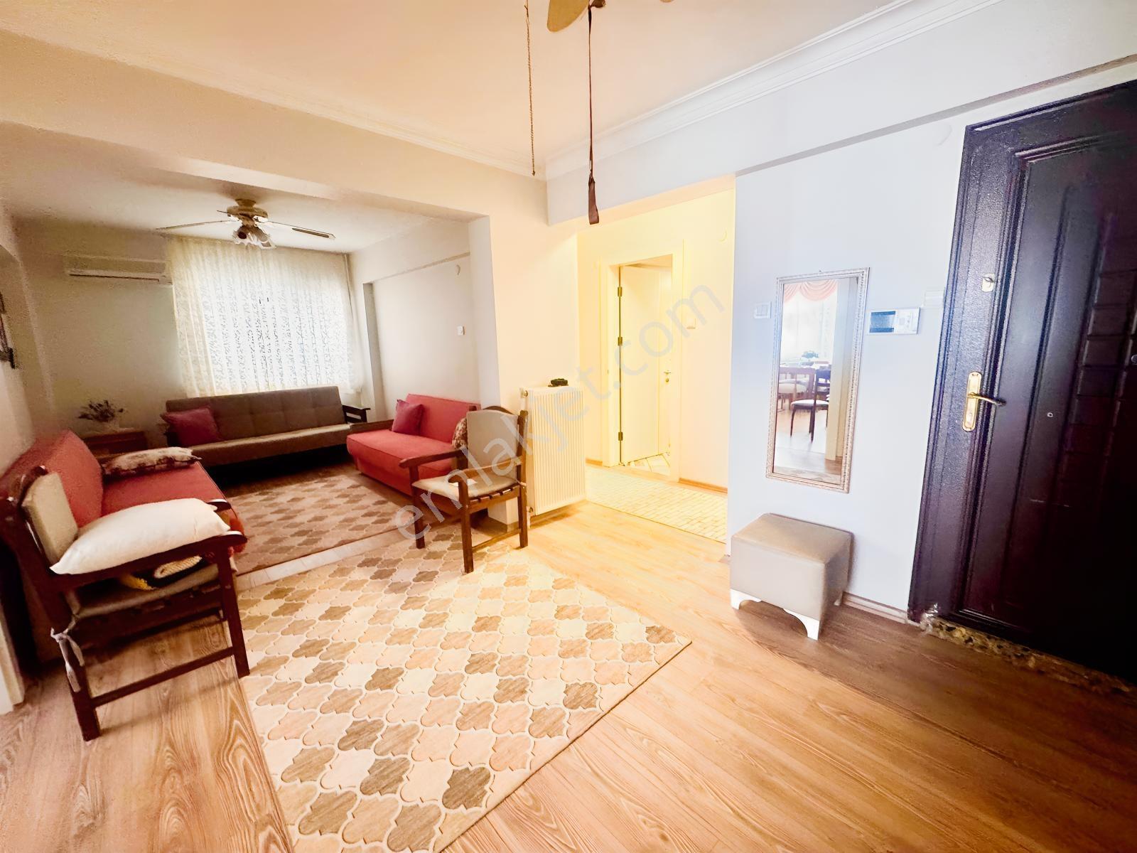 Karşıyaka Alaybey İzban Cepheli Tadilatlı Satılık 2+1 Daire — fotoğraf 19