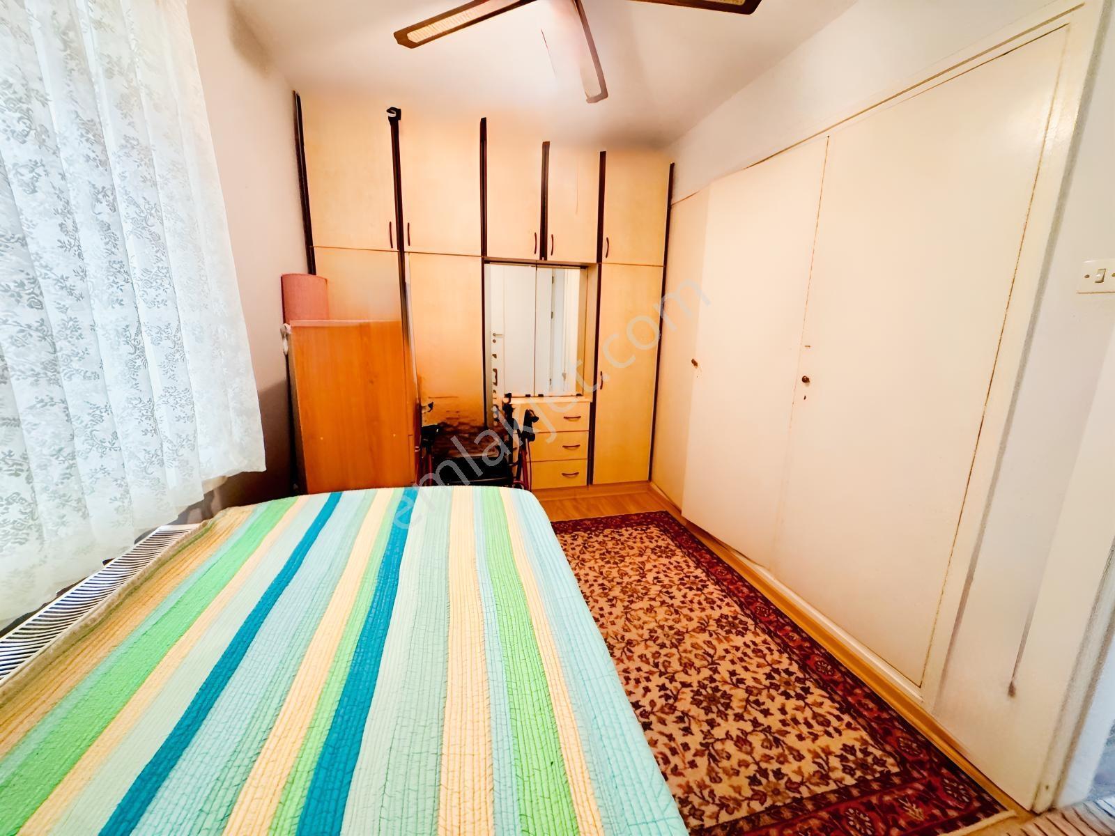 Karşıyaka Alaybey İzban Cepheli Tadilatlı Satılık 2+1 Daire — fotoğraf 32