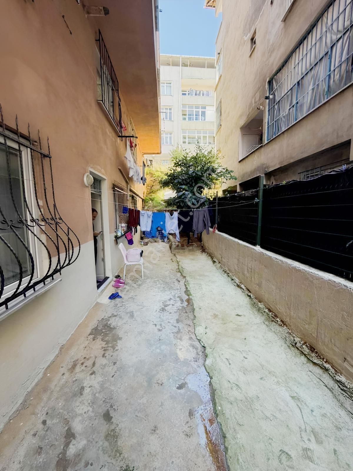 Uğur Gayrimenkul'den Gazi Mah'de Satılık 1+1 Bahçe Katı — fotoğraf 11