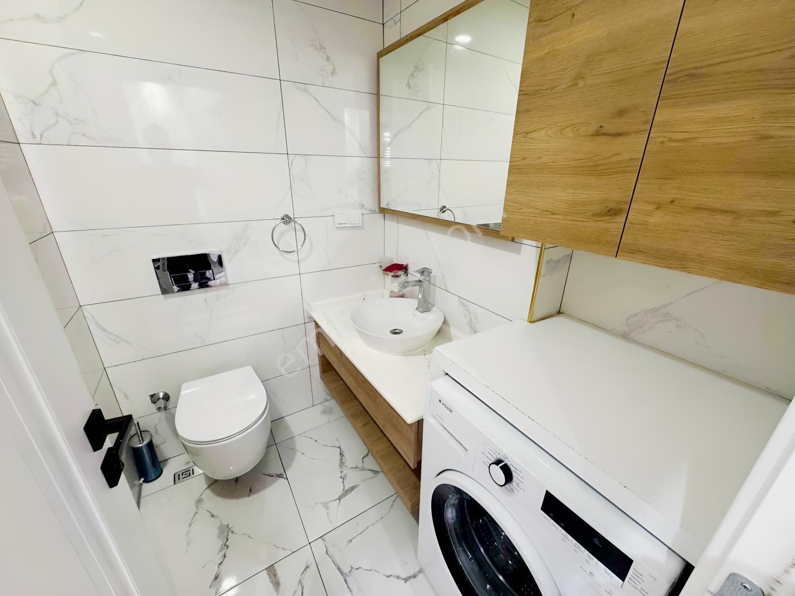Sağlam Emlaktan Erkmen Cumhuriyet Satılık Lüks Eşyalı 2+1 Daire — fotoğraf 17