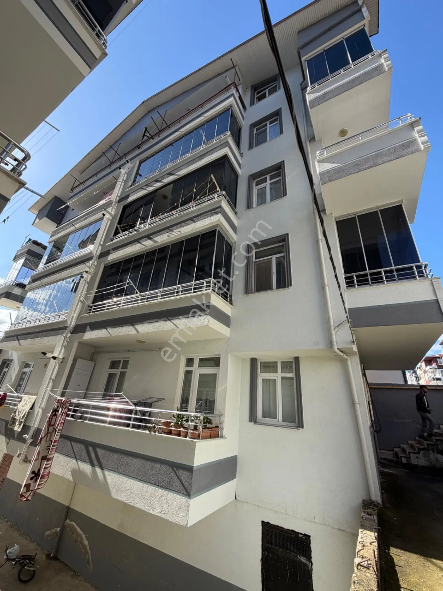Acil Satılık Şahin Gayrimenkul Den Fırsat Geniş Daire — fotoğraf 2
