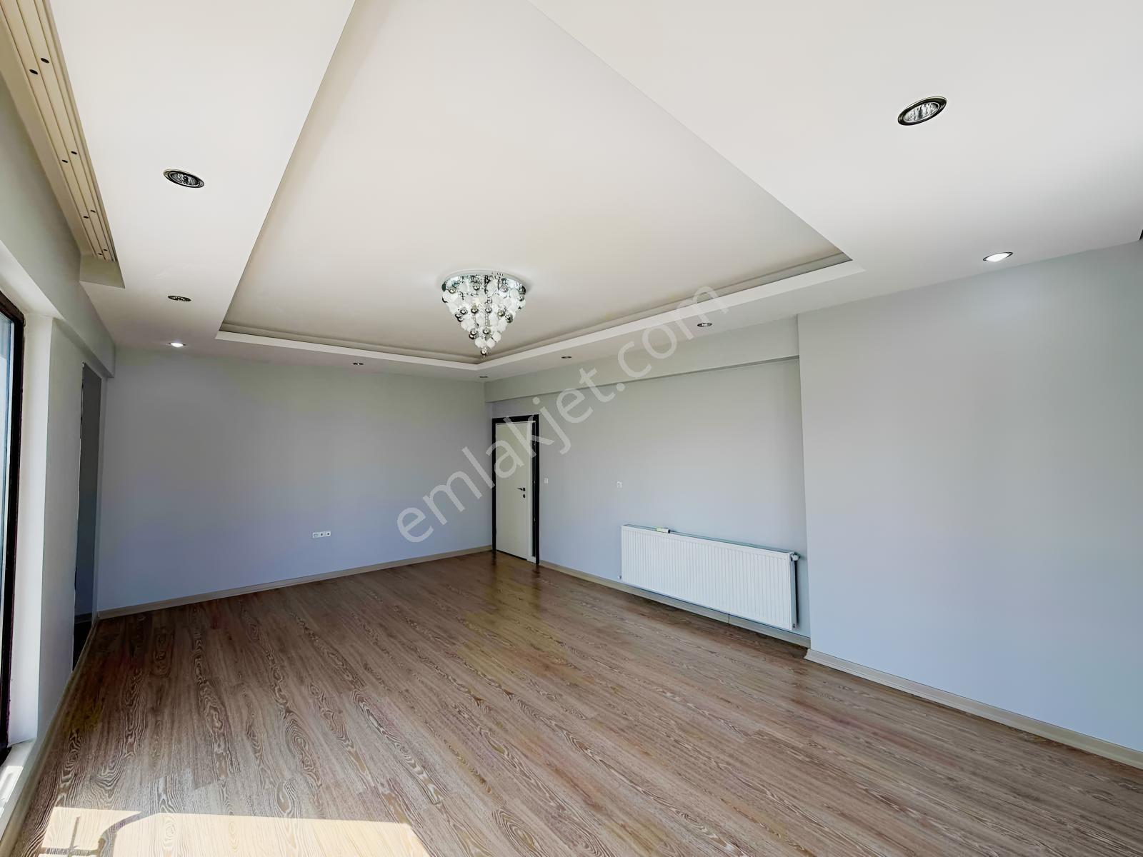 Yusuf Karadağlıdan Yakıncada Az Hsrlı Site İçi Satılık 3+1 Daire — fotoğraf 3