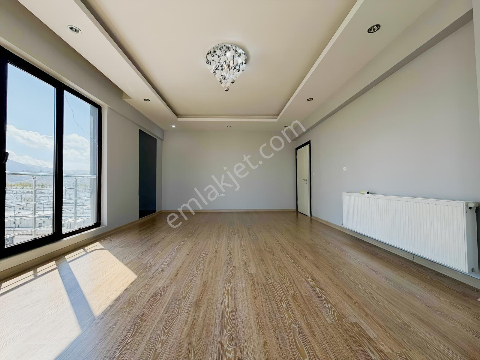 Yusuf Karadağlıdan Yakıncada Az Hsrlı Site İçi Satılık 3+1 Daire — fotoğraf 4
