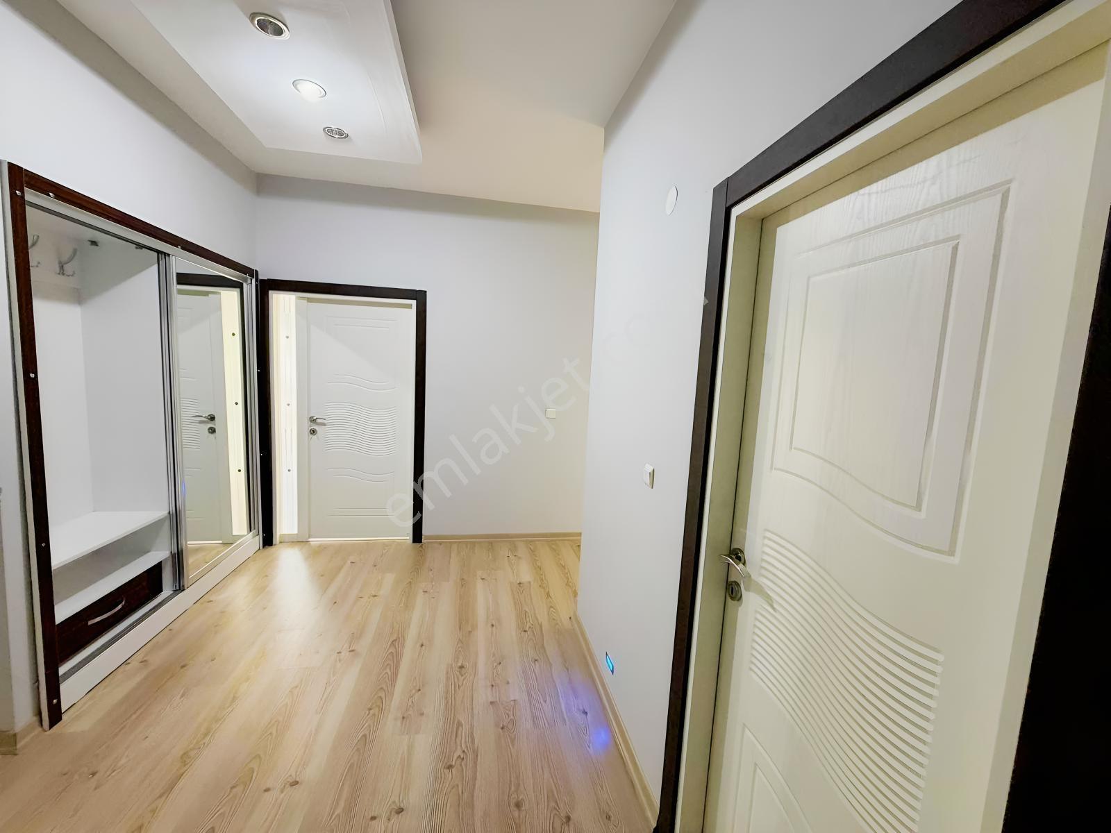 Yusuf Karadağlıdan Yakıncada Az Hsrlı Site İçi Satılık 3+1 Daire — fotoğraf 9