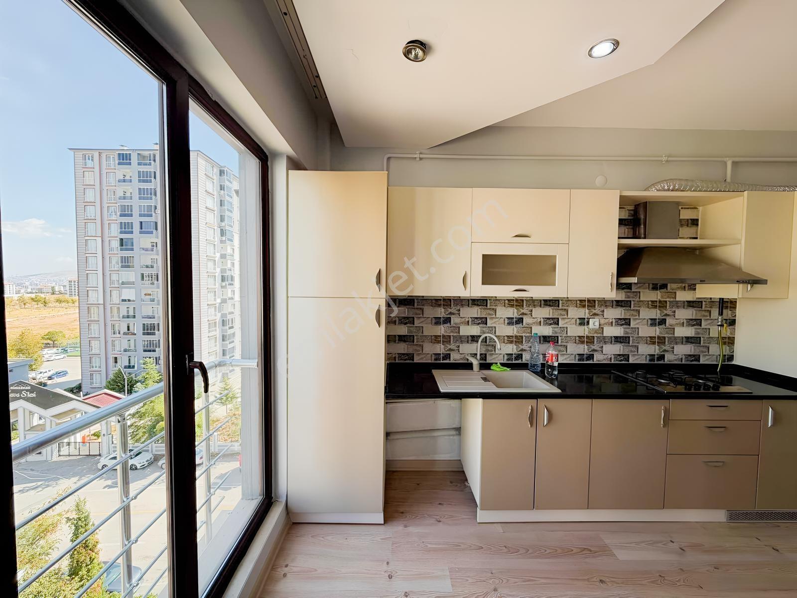 Yusuf Karadağlıdan Yakıncada Az Hsrlı Site İçi Satılık 3+1 Daire — fotoğraf 15